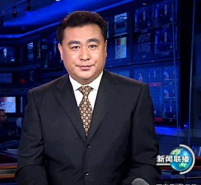 新闻评论论文:在喧嚣时代找回独立思考的锚点
